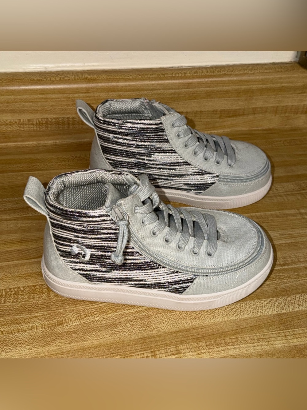 Kids girls Billy shoes size 3XW size 3 extra wide High-Top Sneakers full zip top